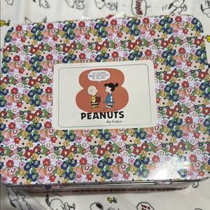 Peanuts by Schulz Floral Tin lunch/box